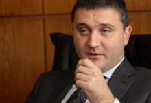 Финансовият министър за хората с 400лв доходи: ”Не винаги е имало ток”