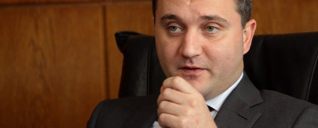 Финансовият министър за хората с 400лв доходи: ”Не винаги е имало ток”